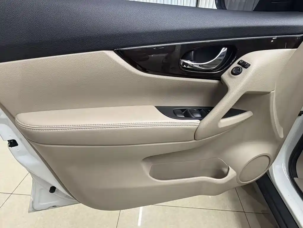 Nissan X-Trail — миниатюра 12