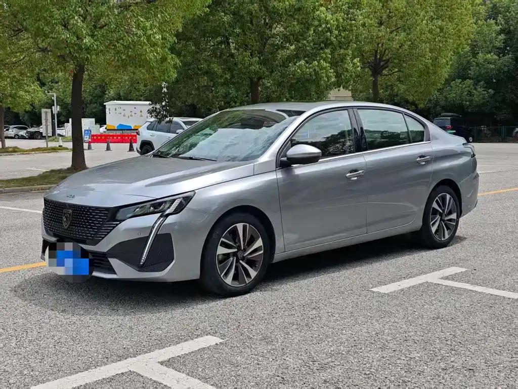 Peugeot 408