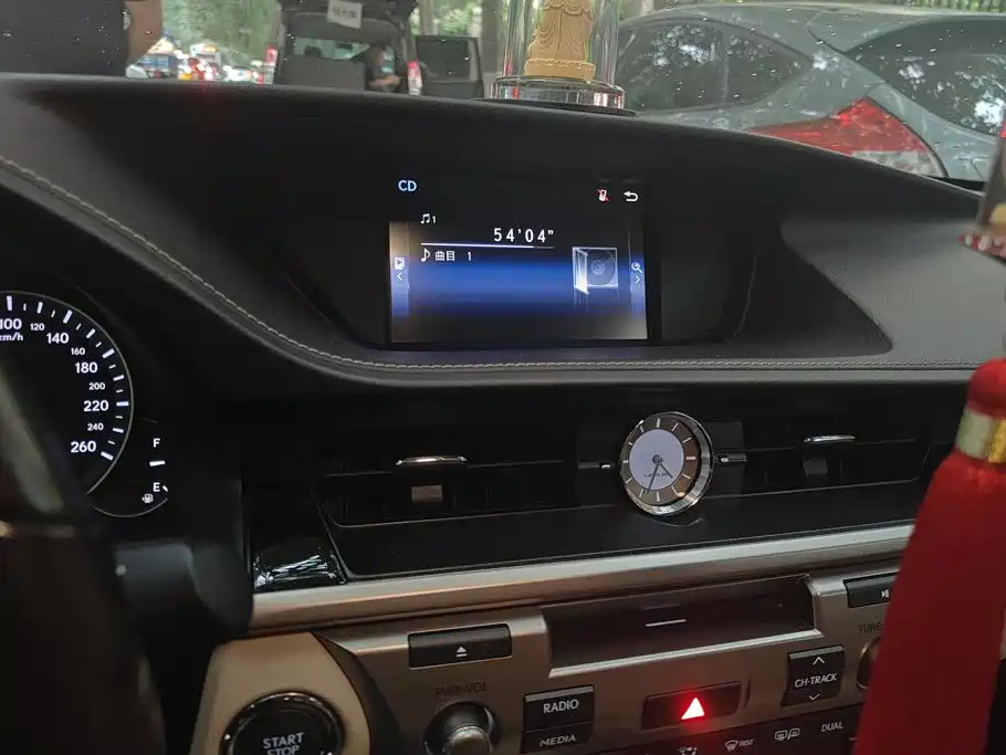 Lexus ES — миниатюра 13