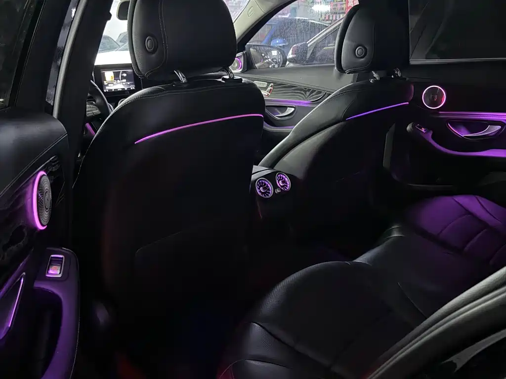 Mercedes-Benz C-Class — миниатюра 8