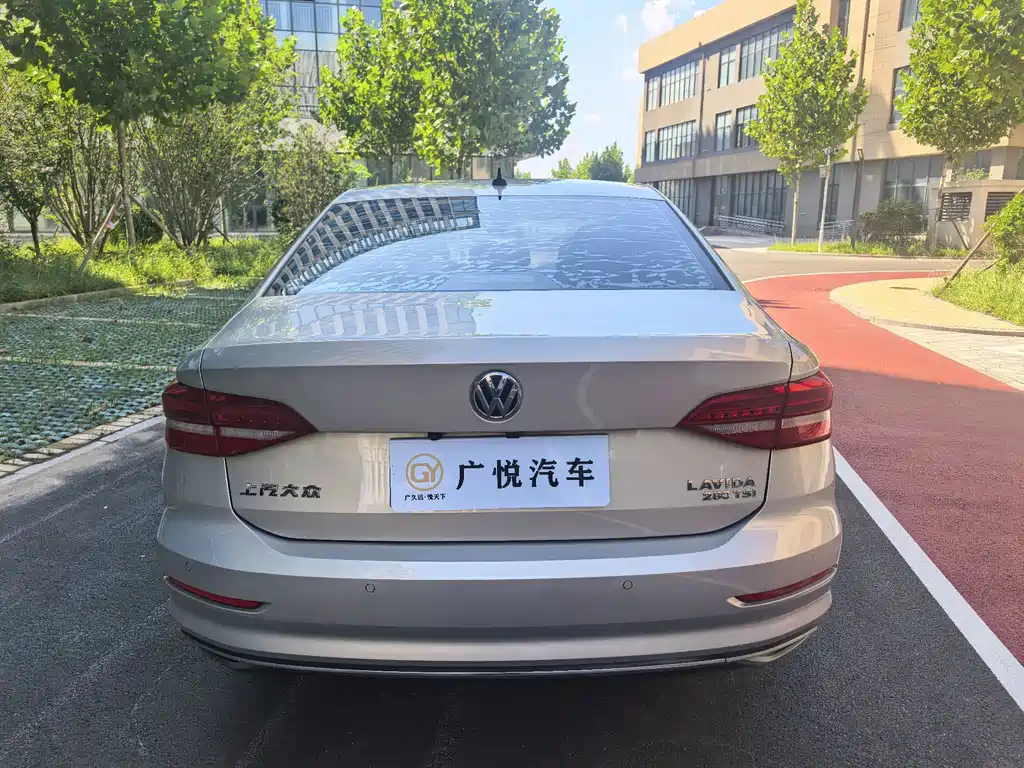 Volkswagen Lavida — миниатюра 8