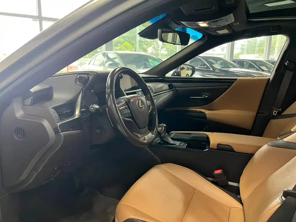 Lexus ES — миниатюра 4