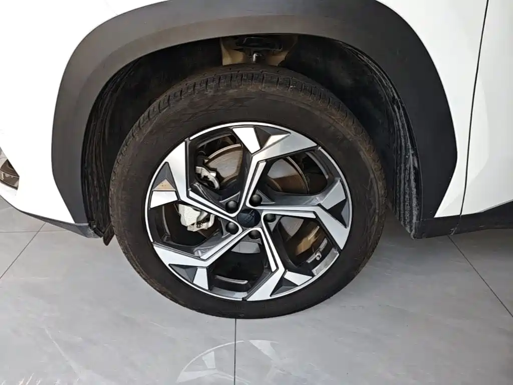 Geely Boyue L — миниатюра 23