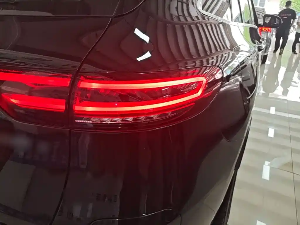 Mercedes-Benz EQC — миниатюра 8