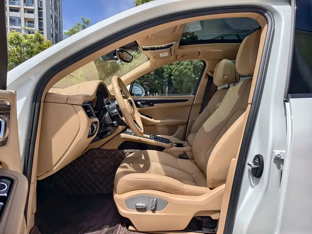 Porsche Macan — миниатюра 6