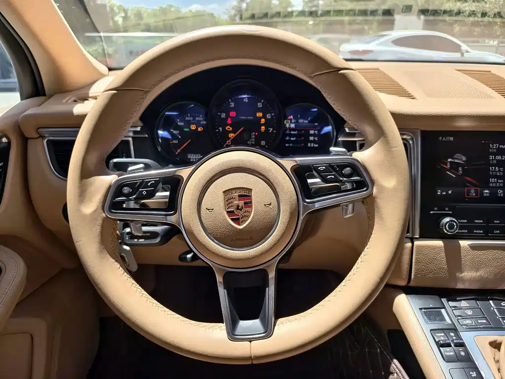Porsche Macan — миниатюра 18