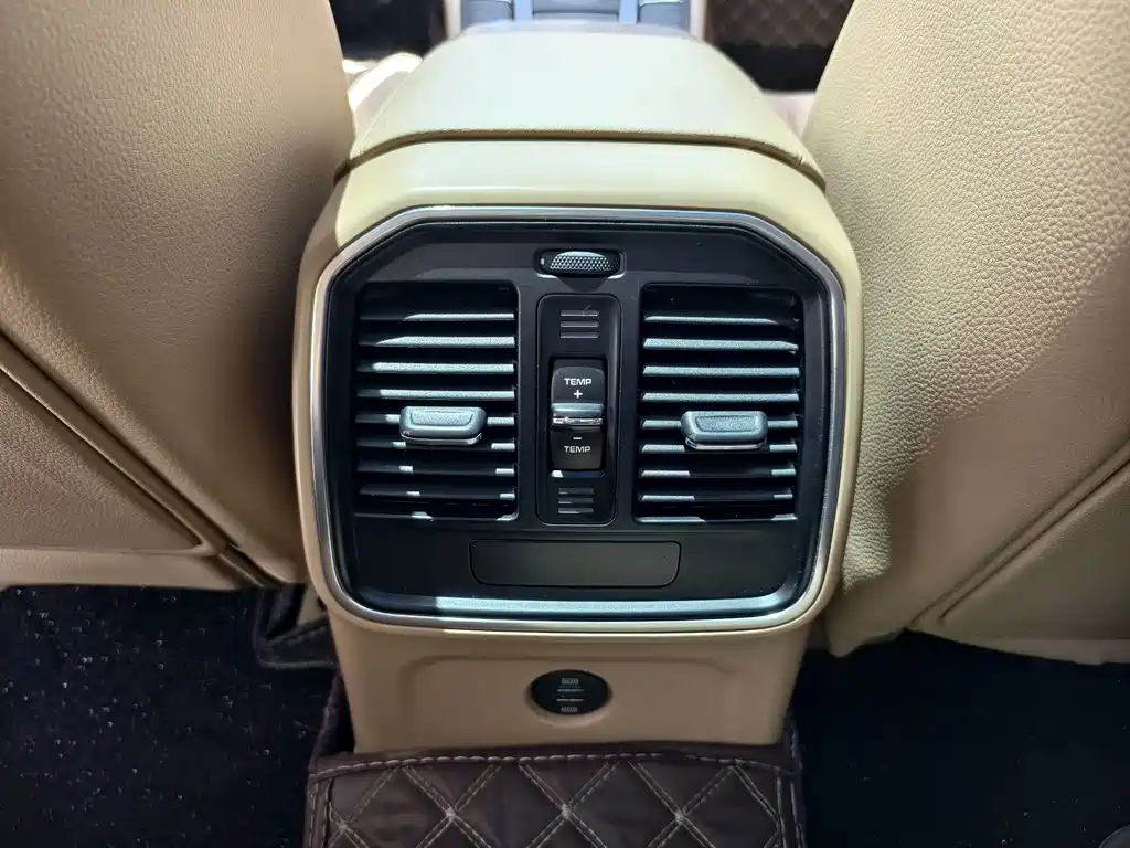 Porsche Macan — миниатюра 19