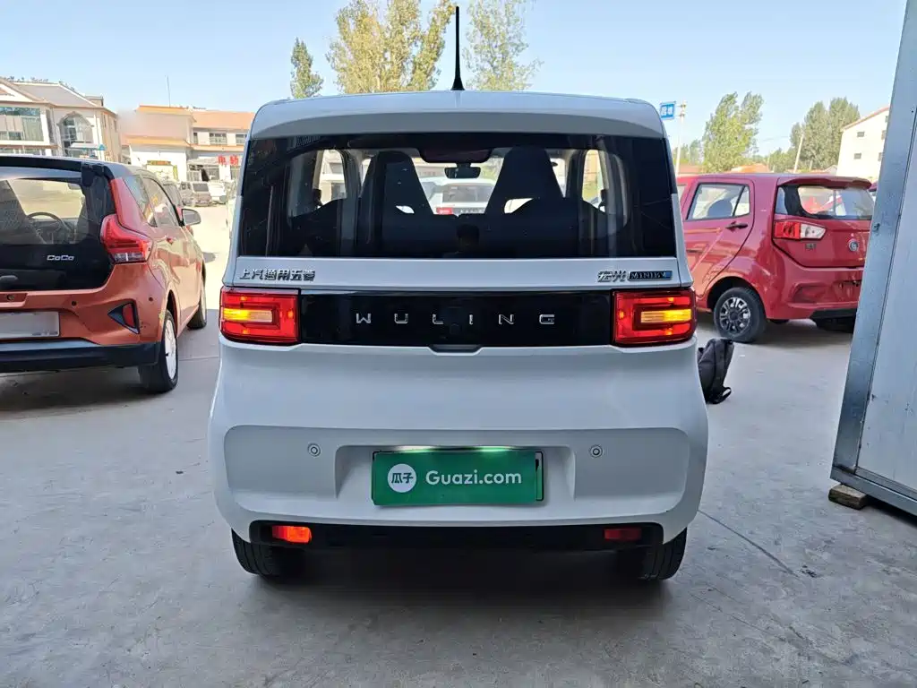 Wuling MINIEV — миниатюра 6