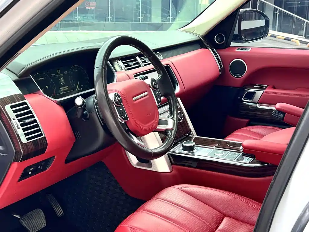 Land Rover Range Rover — миниатюра 8