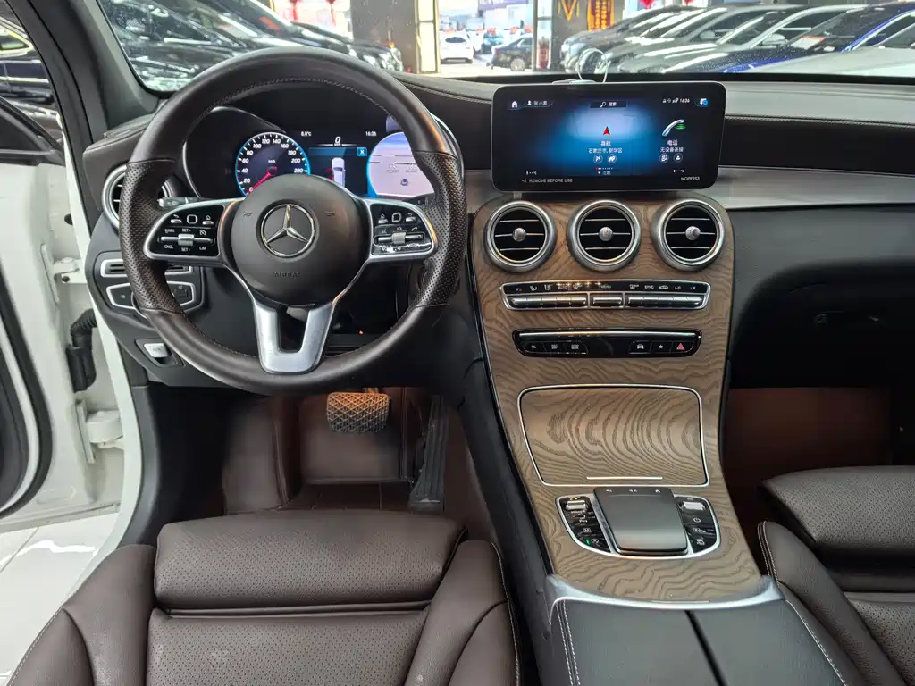 MERCEDES-BENZ GLC