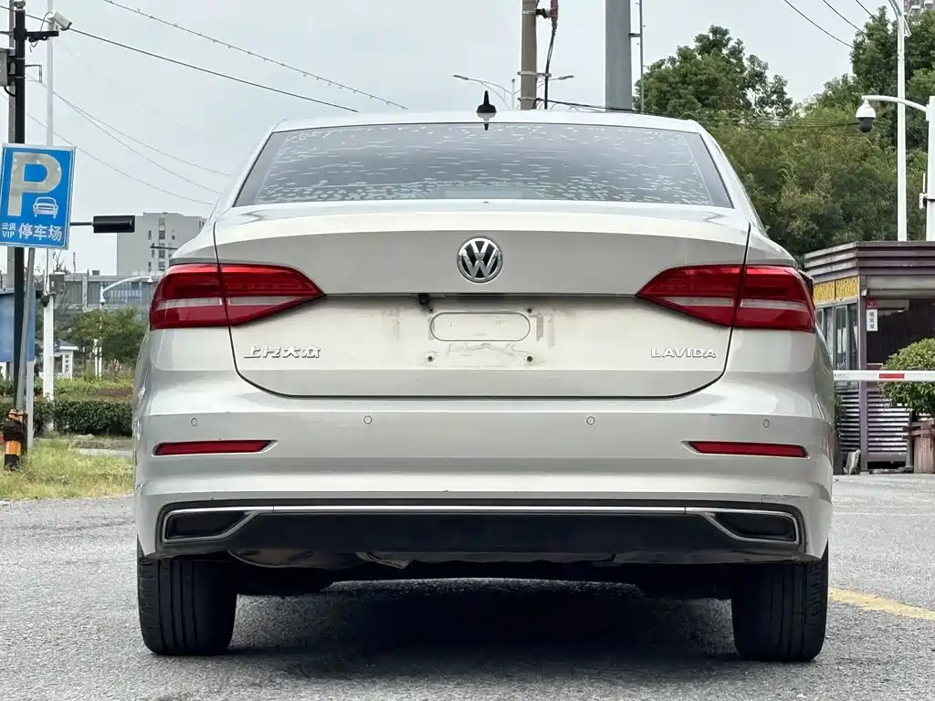 Volkswagen Lavida — миниатюра 4