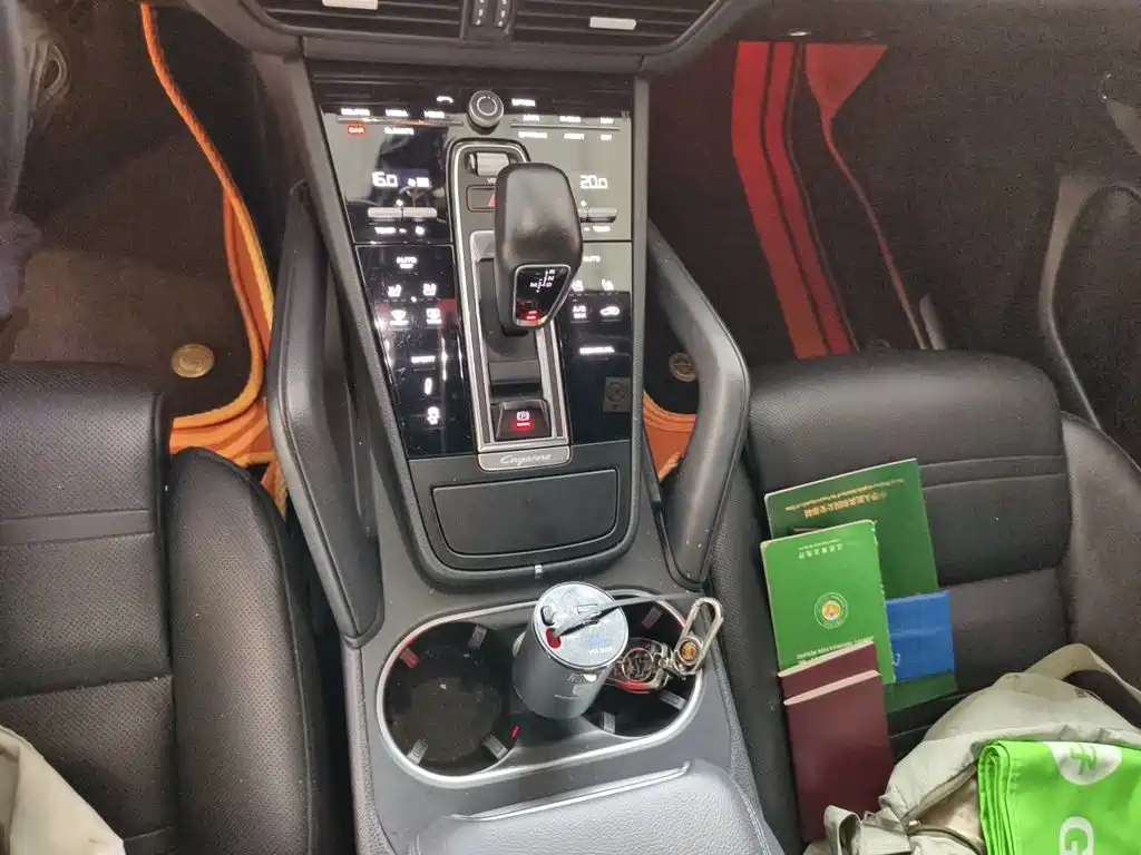 Porsche Cayenne — миниатюра 10
