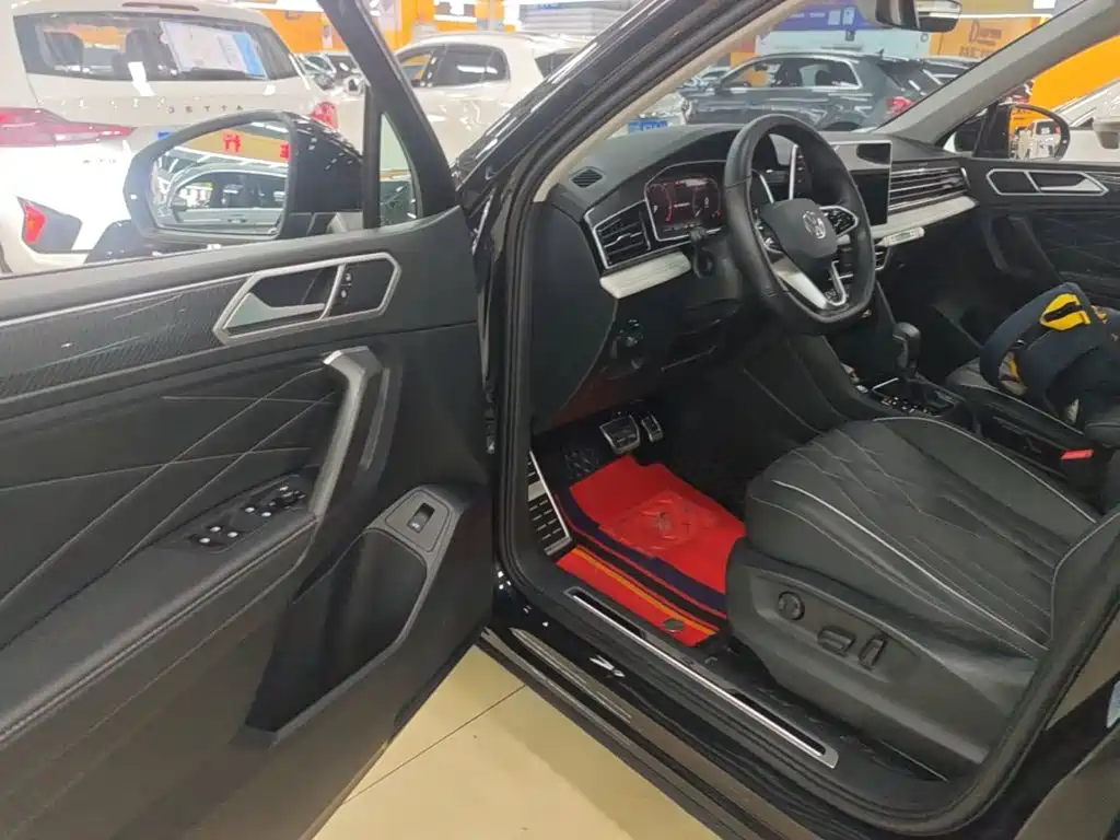 Volkswagen Tiguan L — миниатюра 16