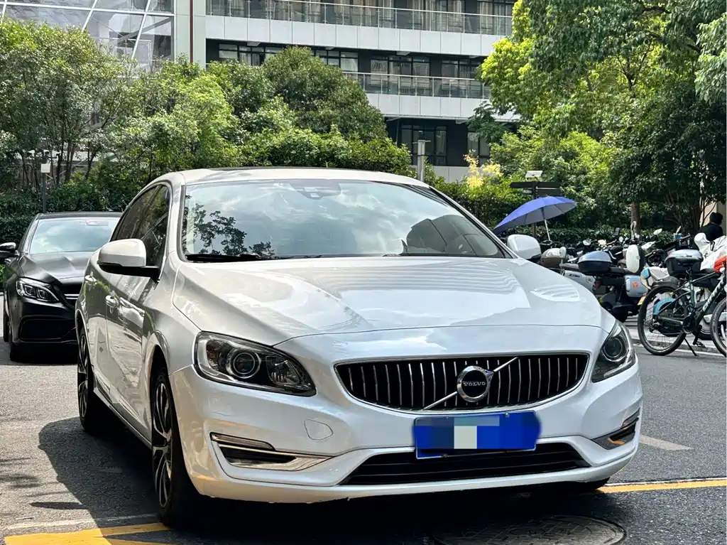 Volvo S60 — миниатюра 3