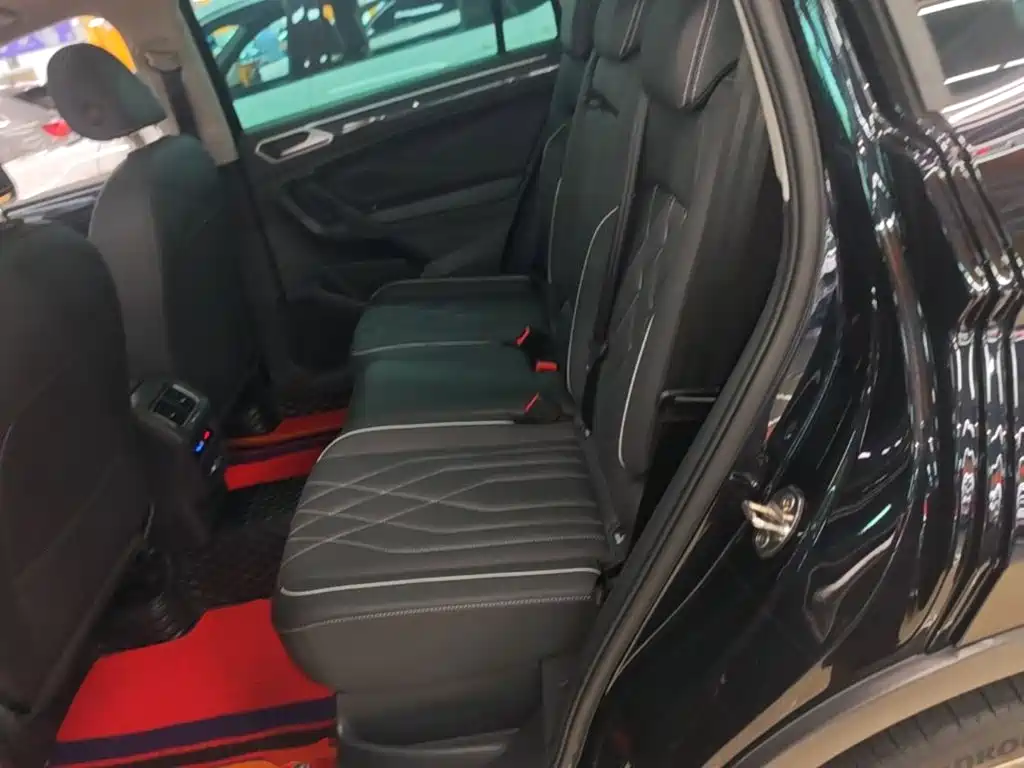 Volkswagen Tiguan L — миниатюра 17