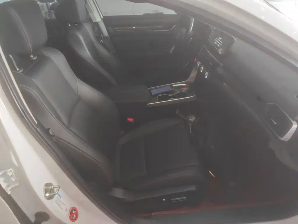 Honda Accord — миниатюра 25