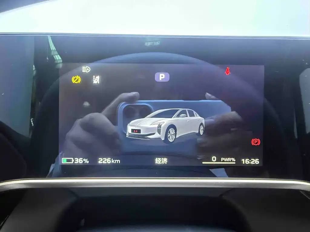Hongqi Hongqi EH7 — миниатюра 12