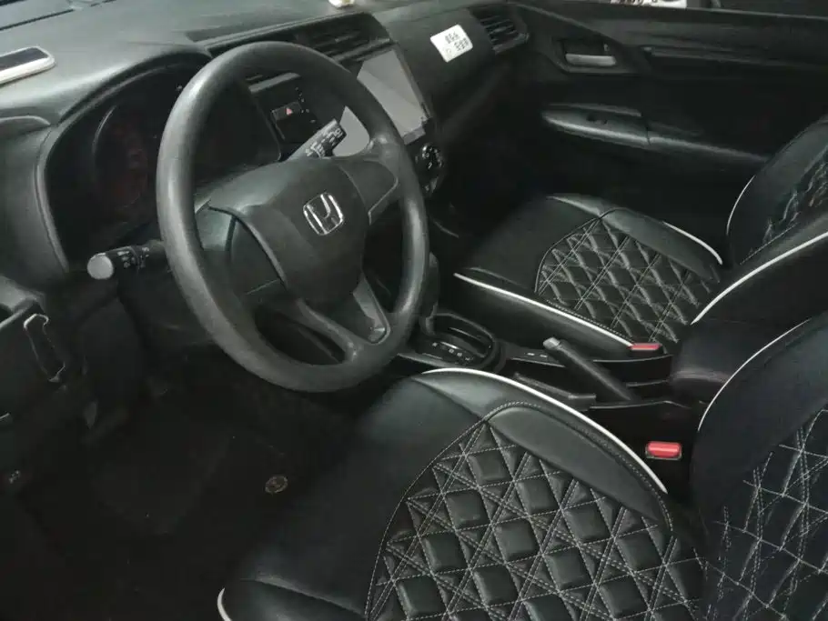 Honda Fit — миниатюра 9
