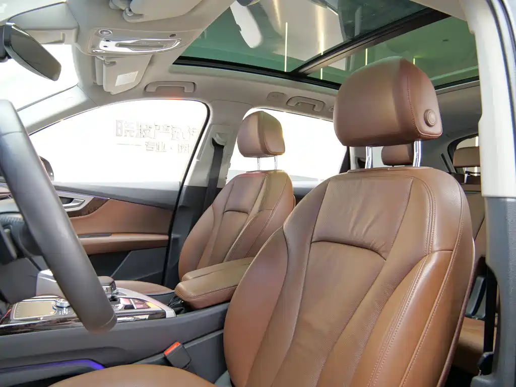 Audi Q7 — миниатюра 8