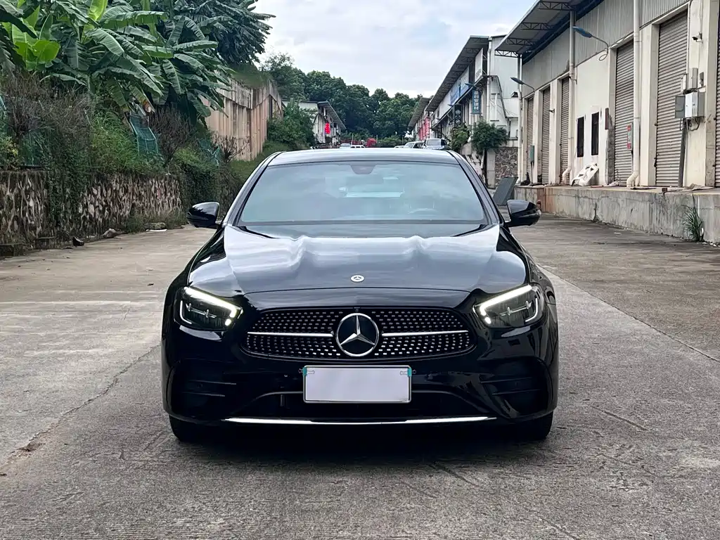Mercedes-Benz E-Class — миниатюра 2
