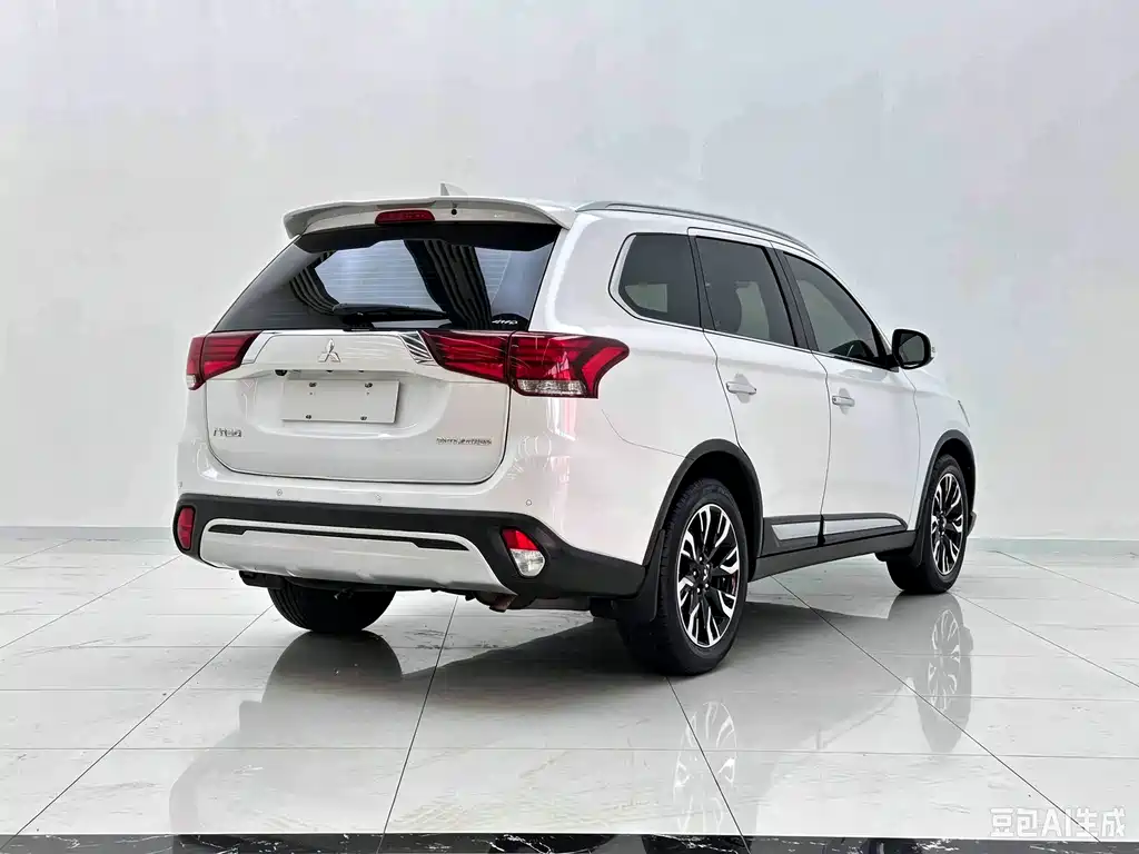 Mitsubishi Outlander — миниатюра 4