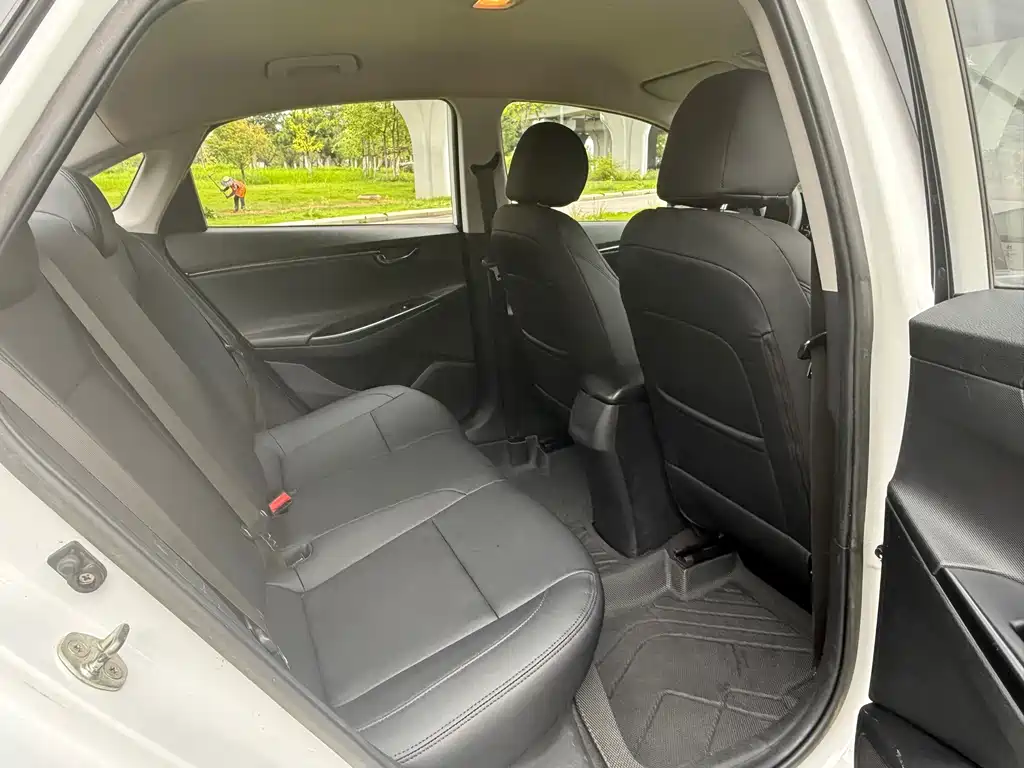 Hyundai Elantra — миниатюра 15