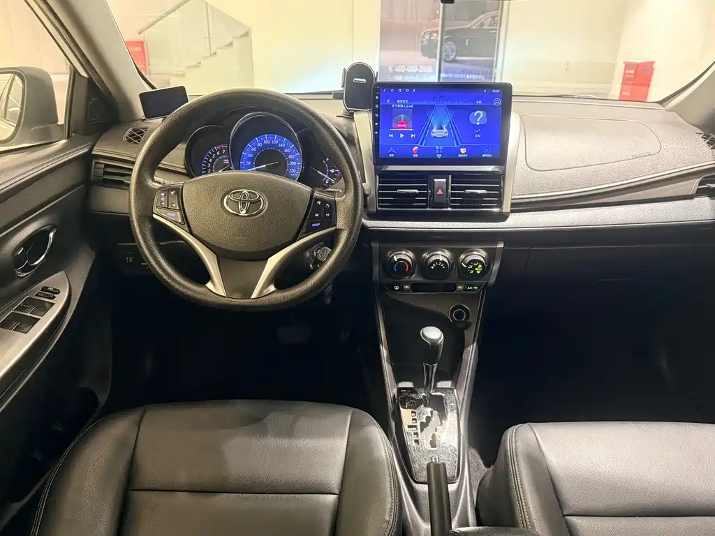 Toyota Yaris L — миниатюра 8