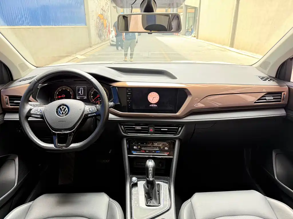 Volkswagen Tharu — миниатюра 8