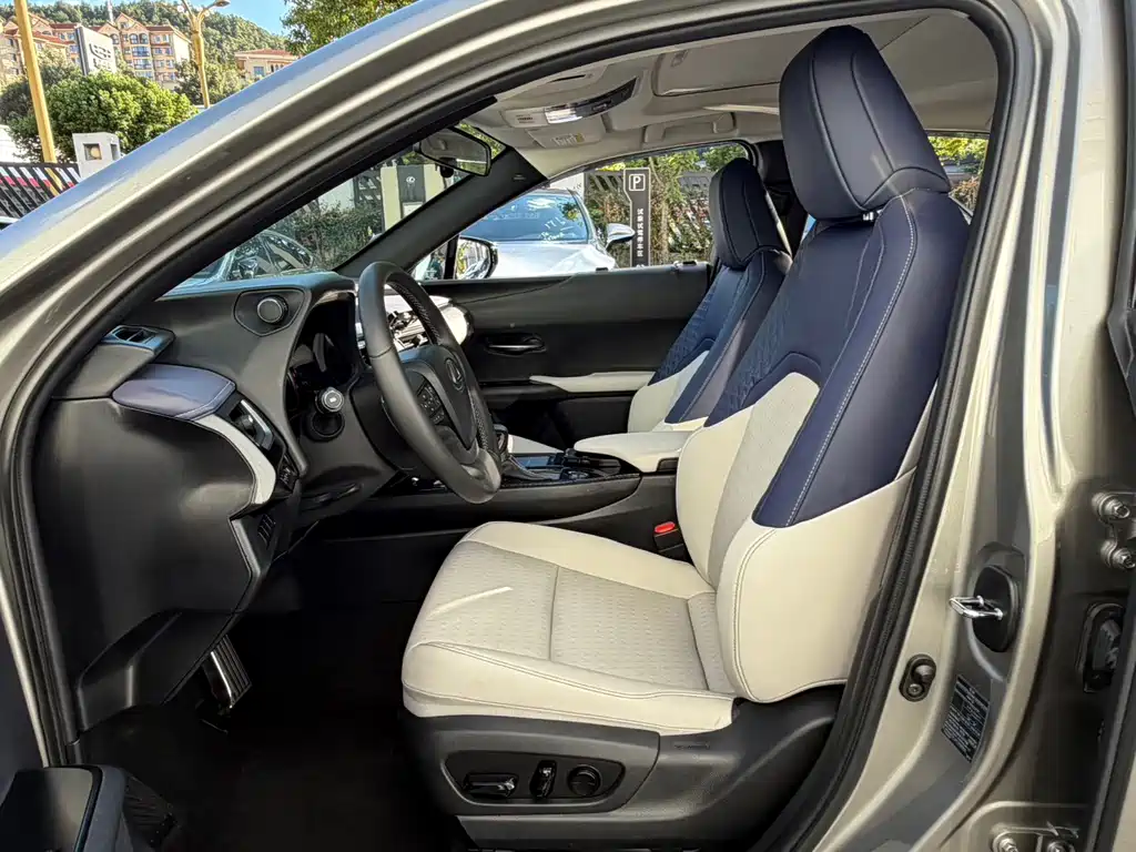 Lexus UX — миниатюра 16