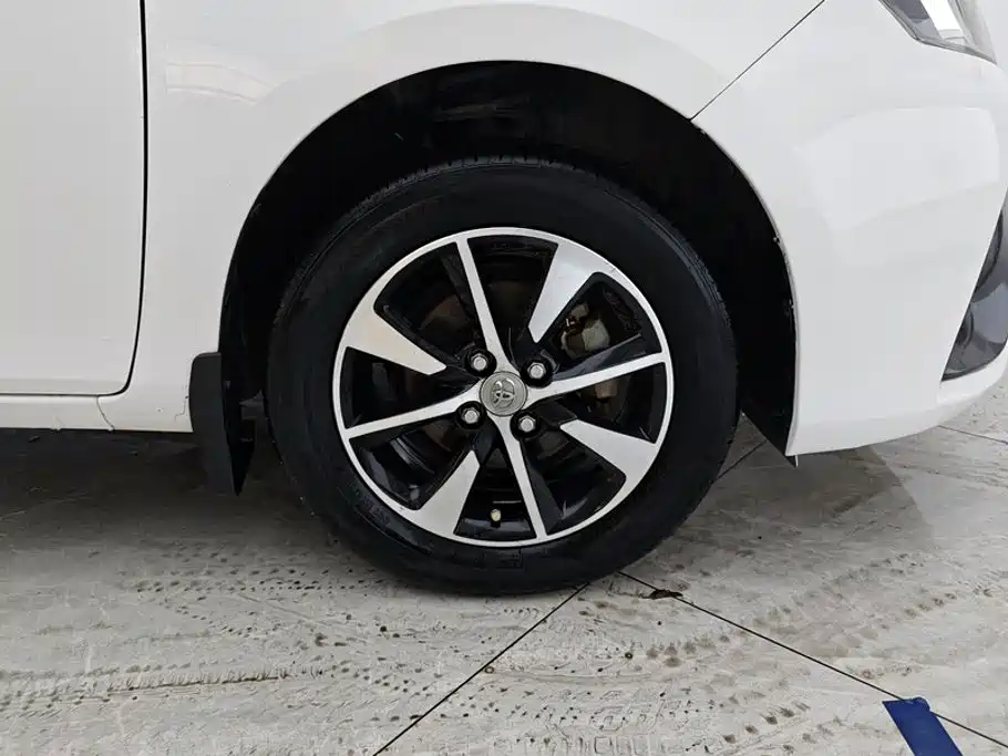 Toyota Yaris L — миниатюра 6