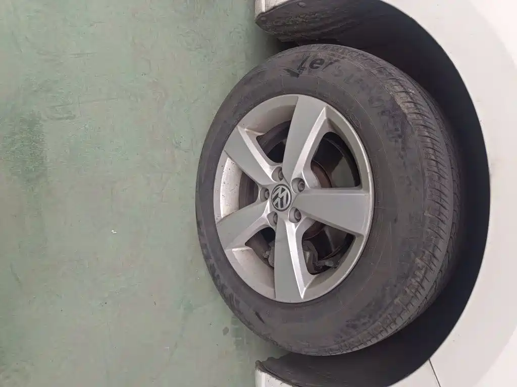 Volkswagen Lavida 2013 1.6L AT