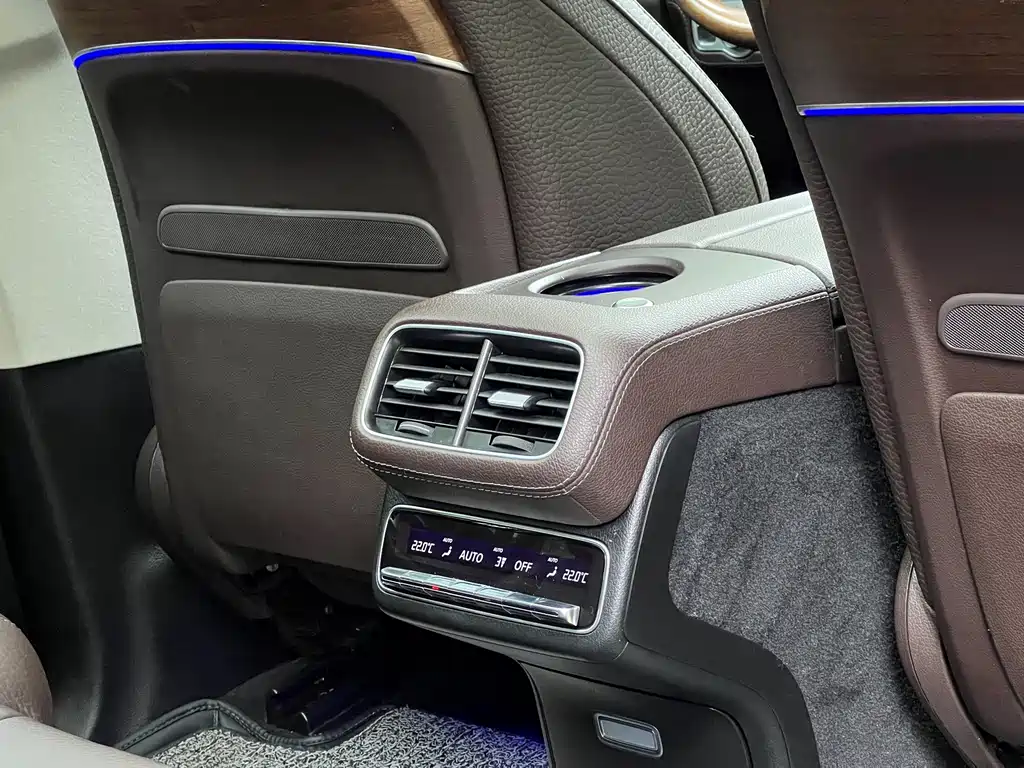 Mercedes-Benz GLS — миниатюра 18