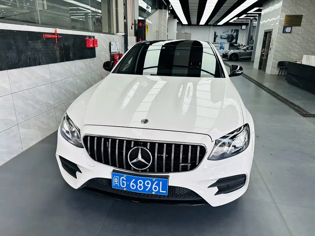 Mercedes-Benz E-Class (Import) — миниатюра 2