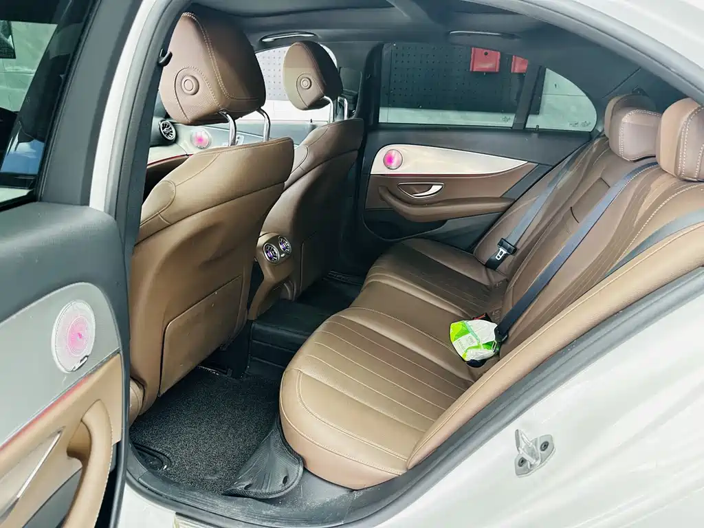 Mercedes-Benz E-Class (Import) — миниатюра 4