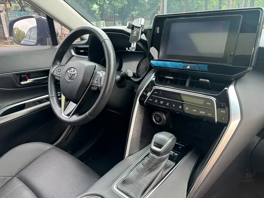 Toyota Harrier — миниатюра 8
