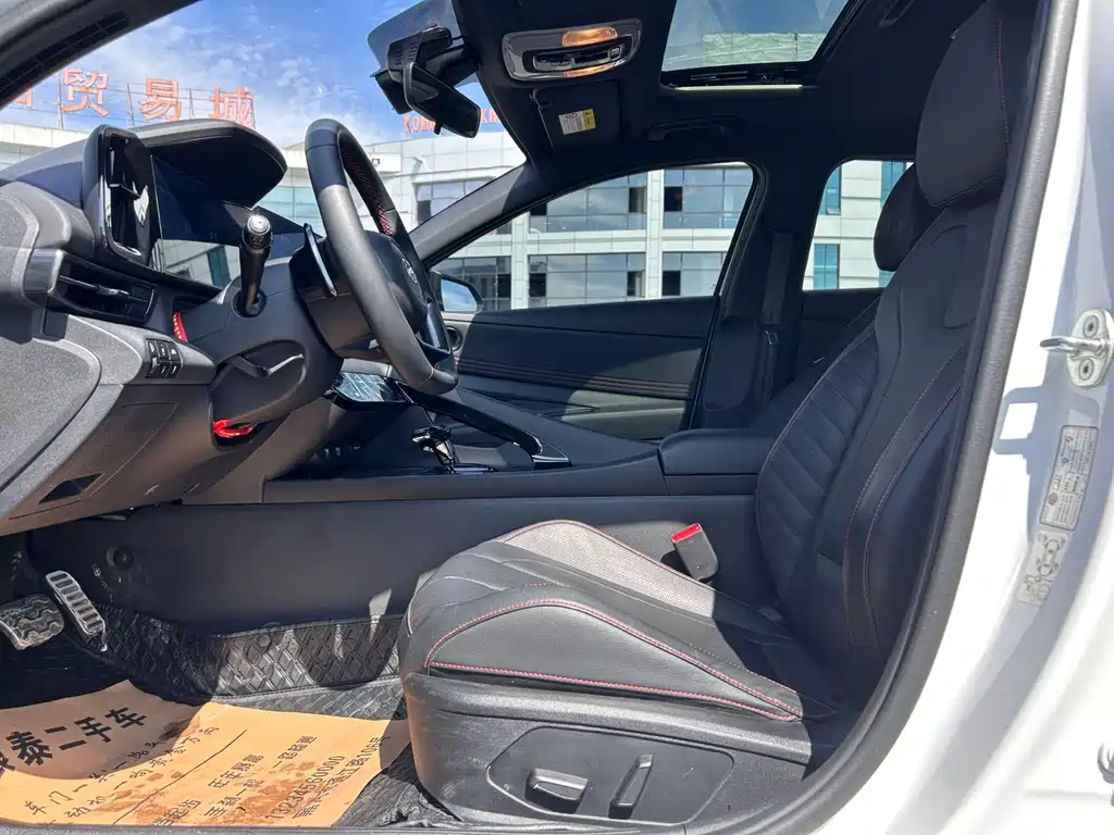 Hyundai Elantra — миниатюра 4
