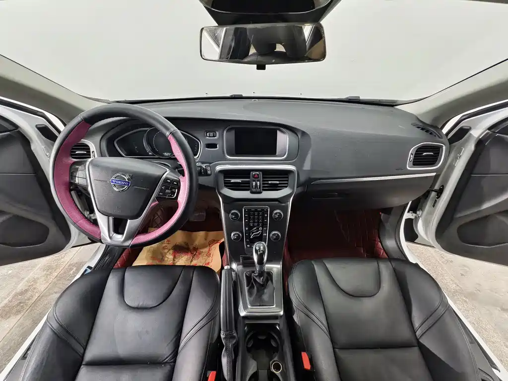 Volvo V40 — миниатюра 9