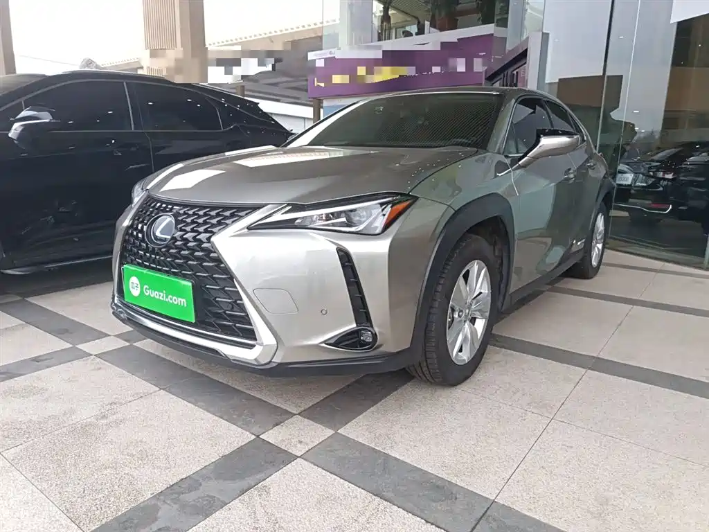 Lexus UX 2022