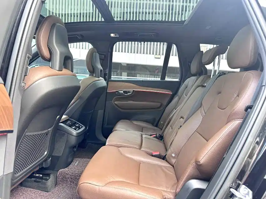 Volvo XC90 2021 B6 Luxury 7 мест
