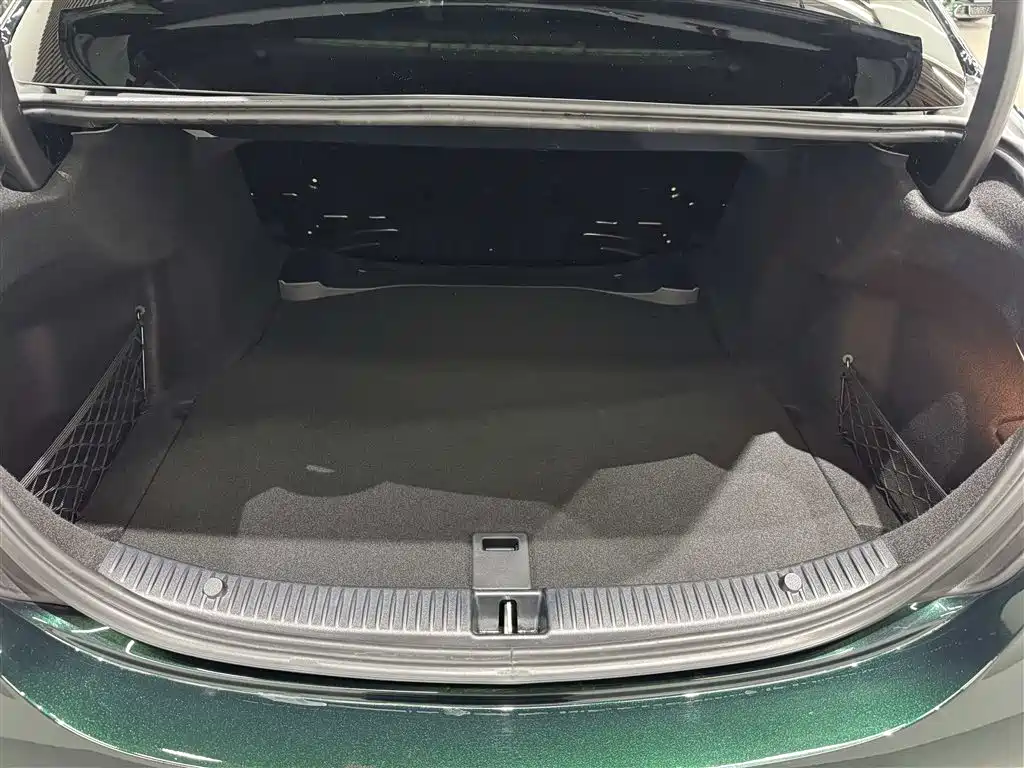 Mercedes-Benz C-Class — миниатюра 21