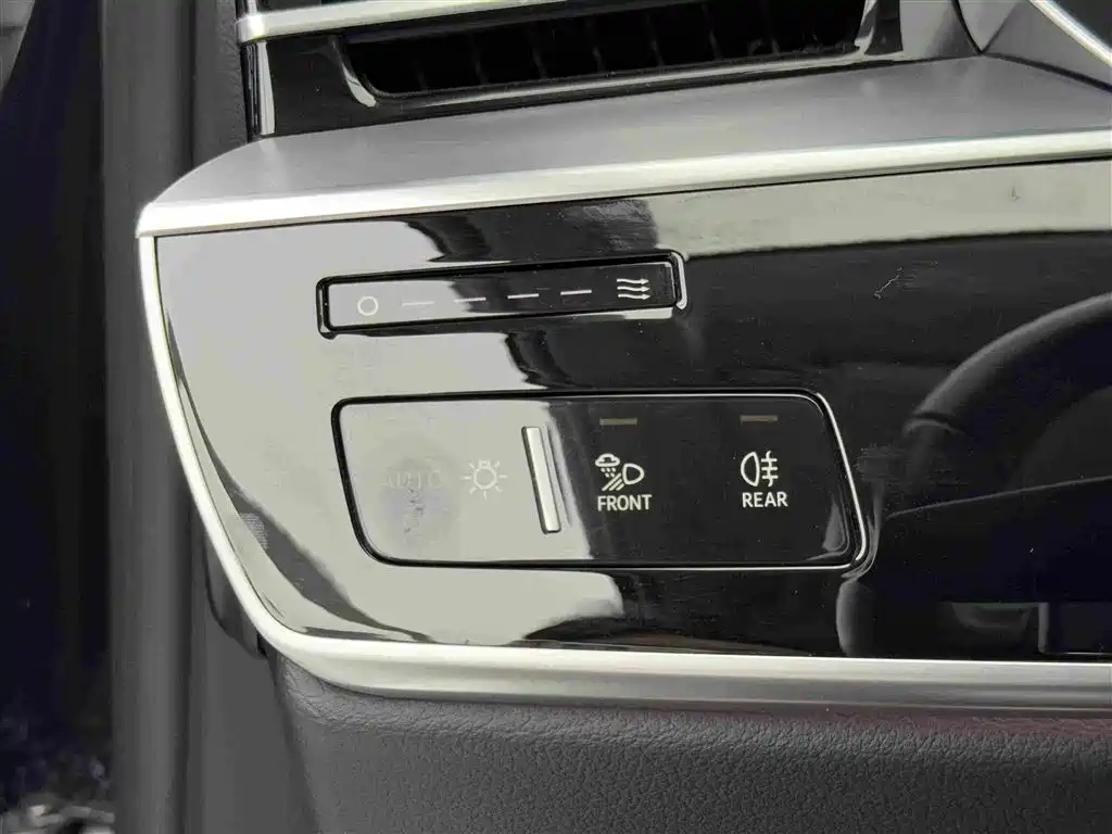 Audi A8 New Energy — миниатюра 21