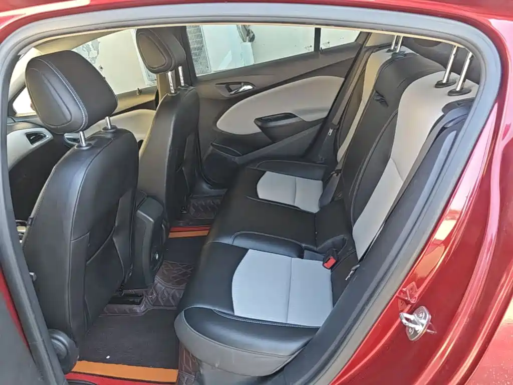Chevrolet Cruze — миниатюра 17