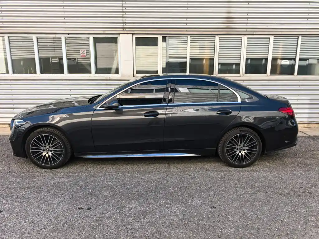 Mercedes-Benz C-Class — миниатюра 3