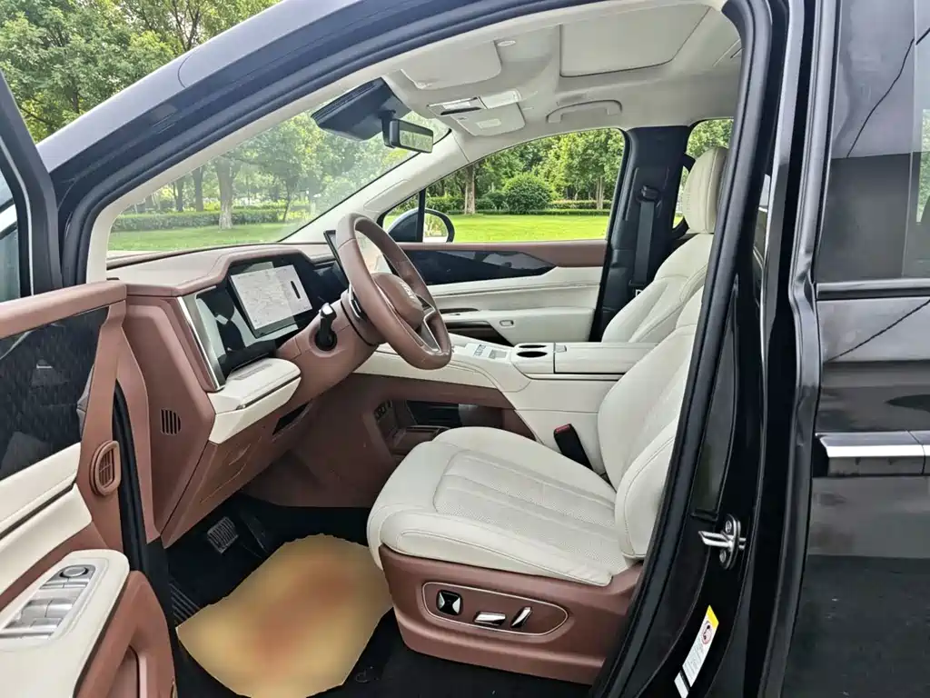 BYD Xia — миниатюра 8