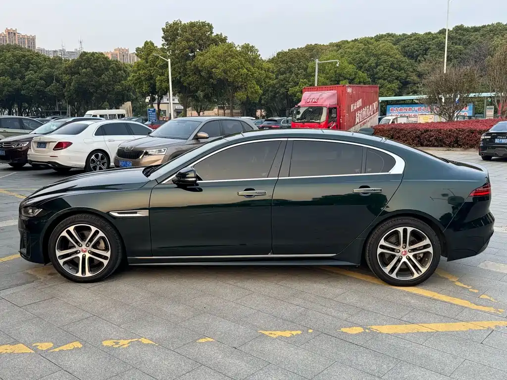 Jaguar XEL — миниатюра 3