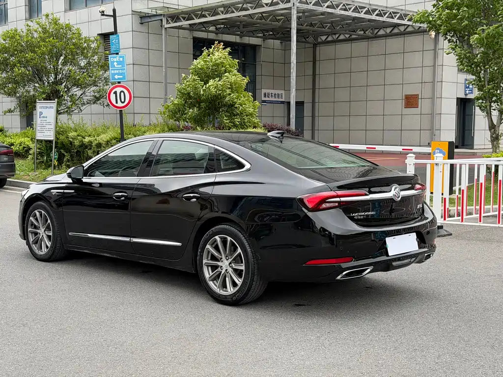 Buick LaCrosse 2021 652T Luxury