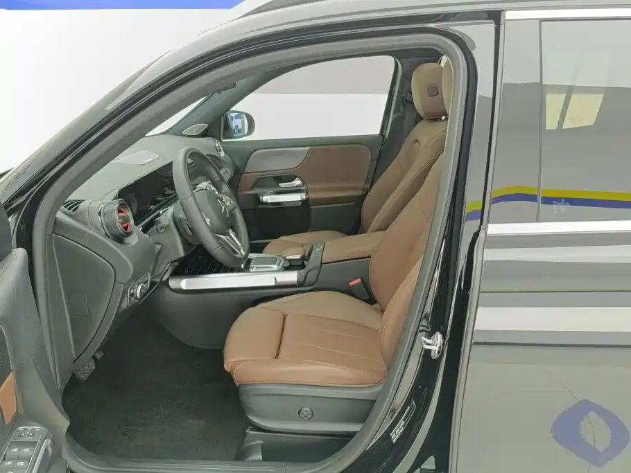 Mercedes-Benz GLB — миниатюра 9