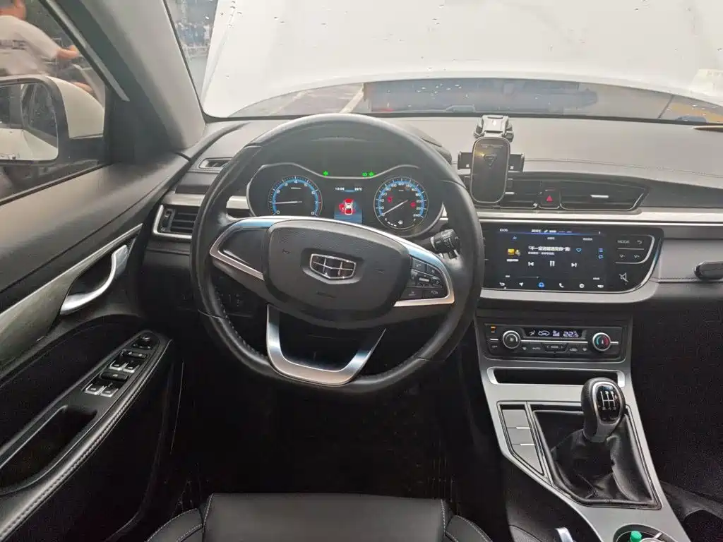 Geely Emgrand — миниатюра 3