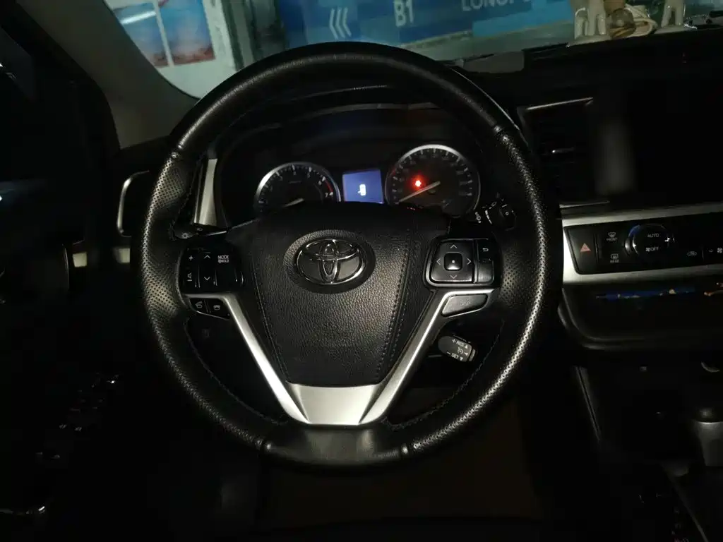 Toyota Highlander — миниатюра 11