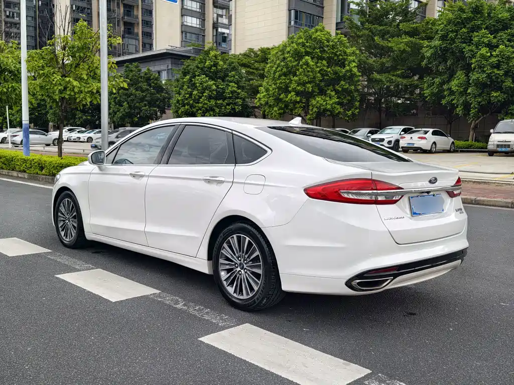 Ford Mondeo — миниатюра 9